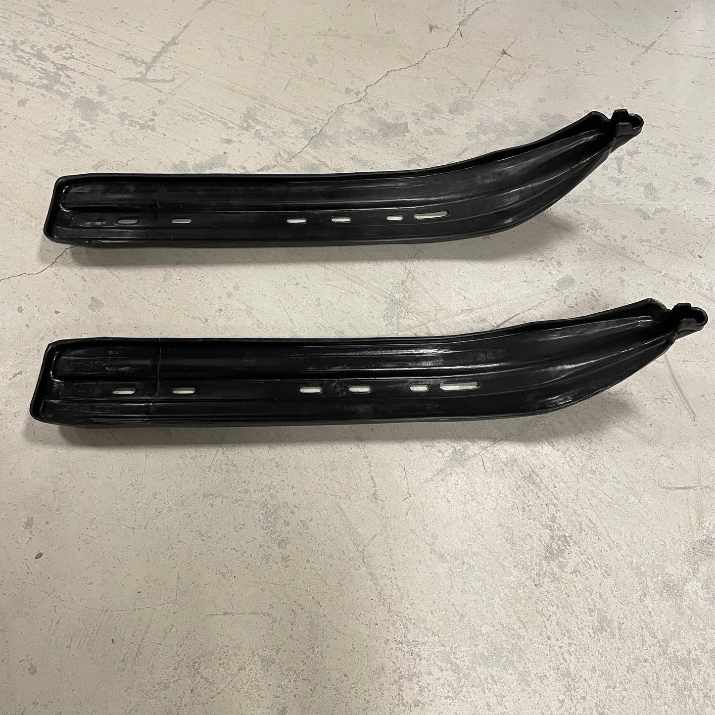 Motovan 008-9008 Wide Black Ski Protector